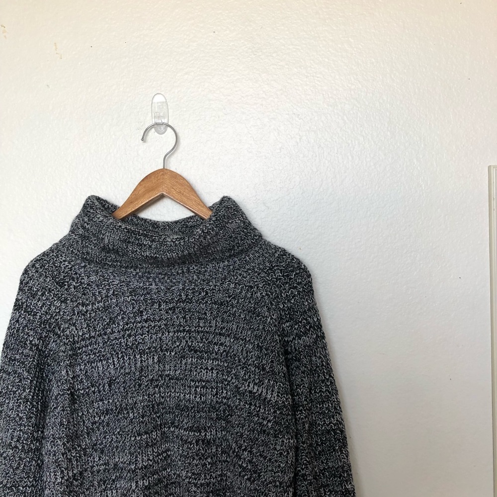 SOLD//Turtleneck Heathered Pullover Sweater